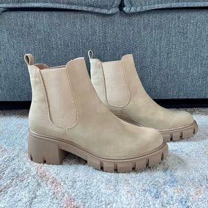 Women’s Madden Girl Tessa Chelsea Boot size 9